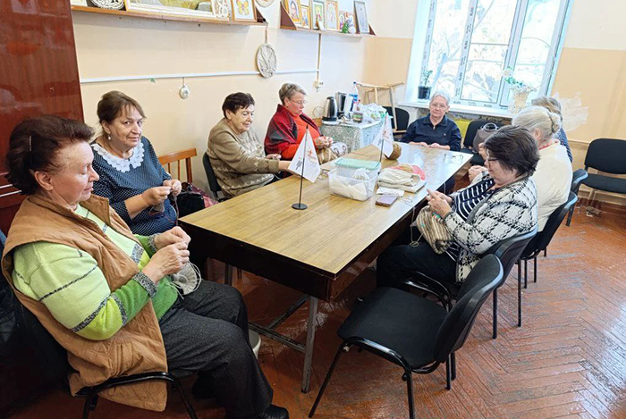 «Серебряные пятницы» — посиделки в уютной обстановке с разговорами и с ароматным чаем. Фото Елены САЧУК.