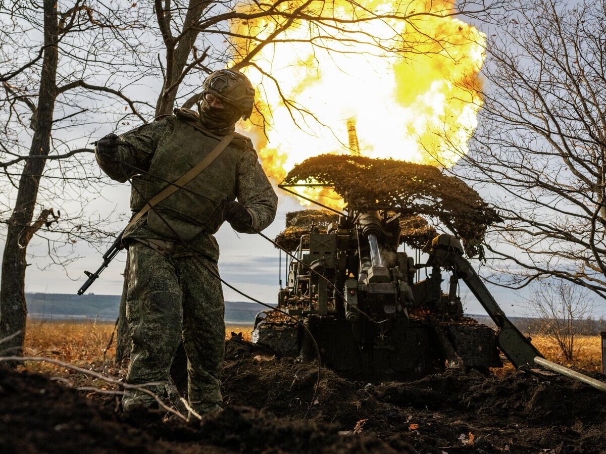   Работа расчета самоходной пушки 2С7 "Пион" в зоне СВО | © РИА Новости / Сергей Бобылев