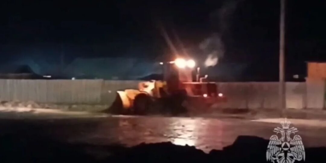 В Туве река Чадан вновь вышла из берегов, подтопив город