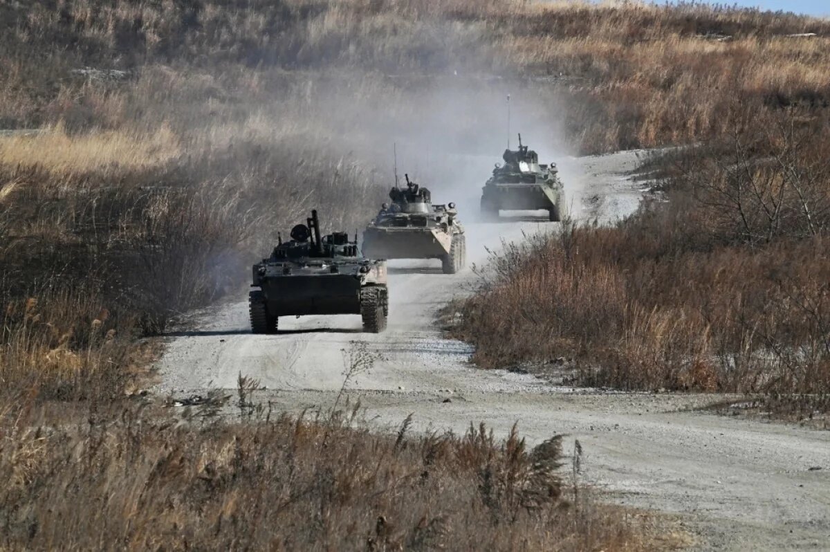    Наша армия воспользовалась переброской резервов противника на другие участки фронта.