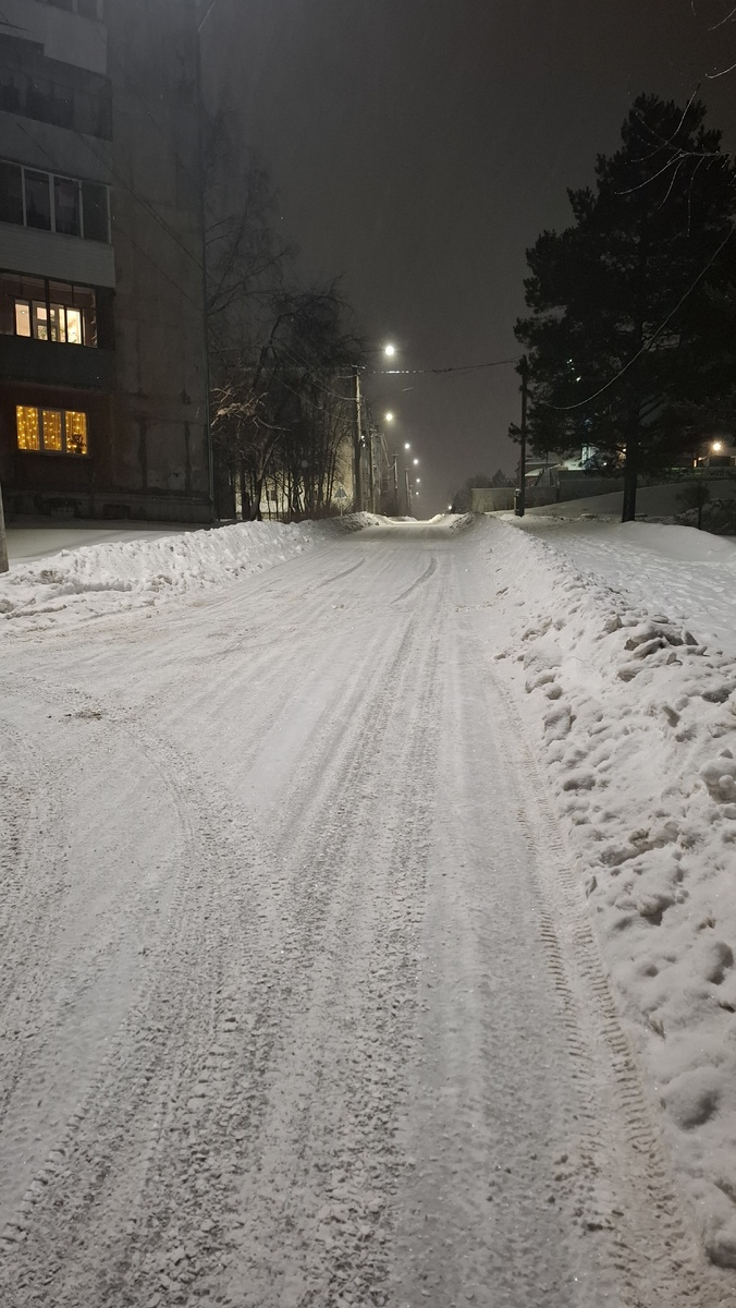 Пустынная улица.