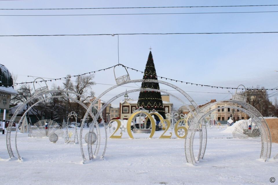    Новогодняя елка на пл. Свободы в Барнауле. Источник: barnaul.org