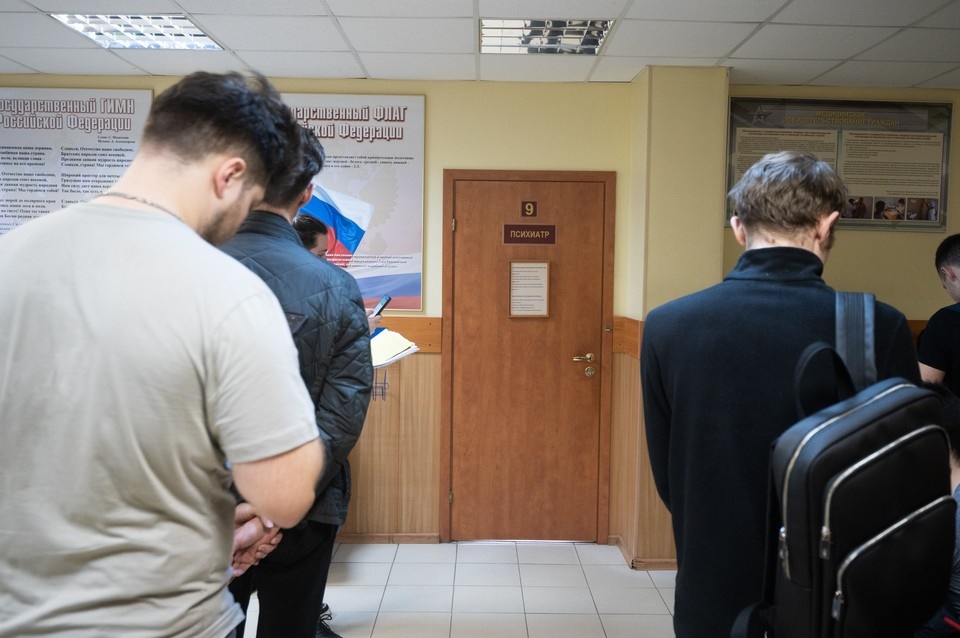    МВД предупредило о схеме мошенников с якобы пропуском на территорию военкоматов Алексей БУЛАТОВ