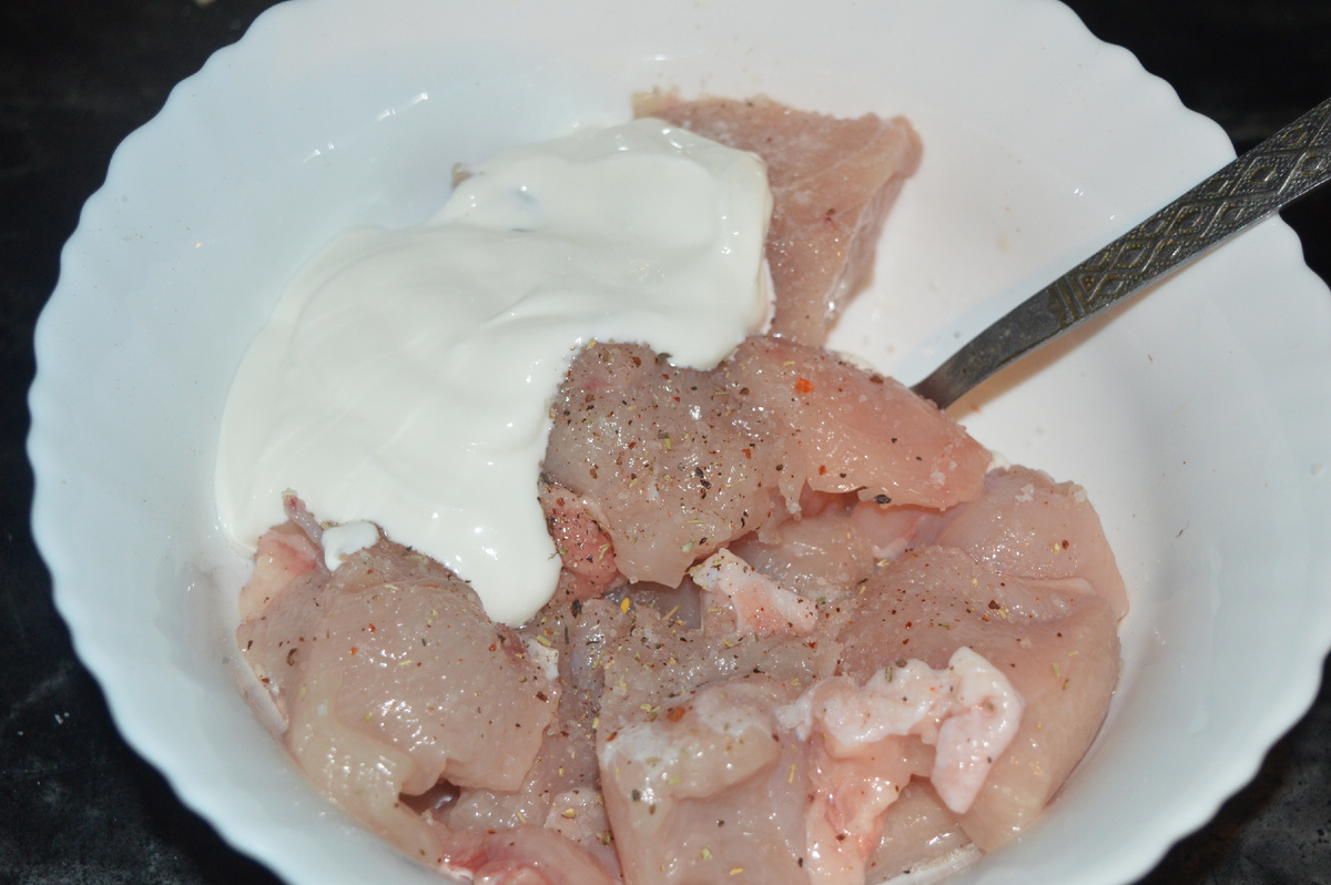 Булгур с курицей.. Шаг 2. Фото: канал Три рецепта.