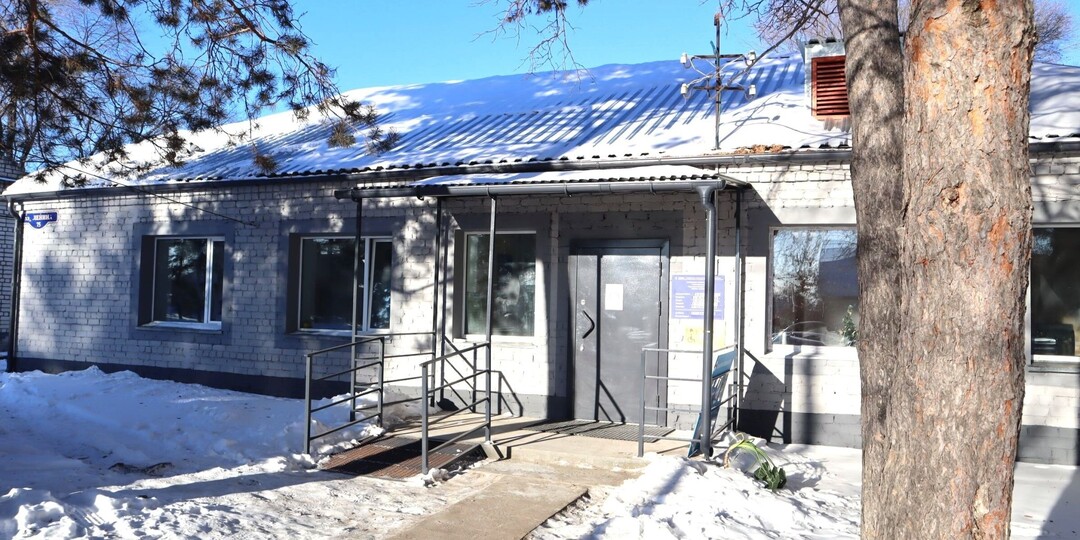 Новая жизнь старого здания: в Усть-Ивановке открылась амбулатория после капремонта