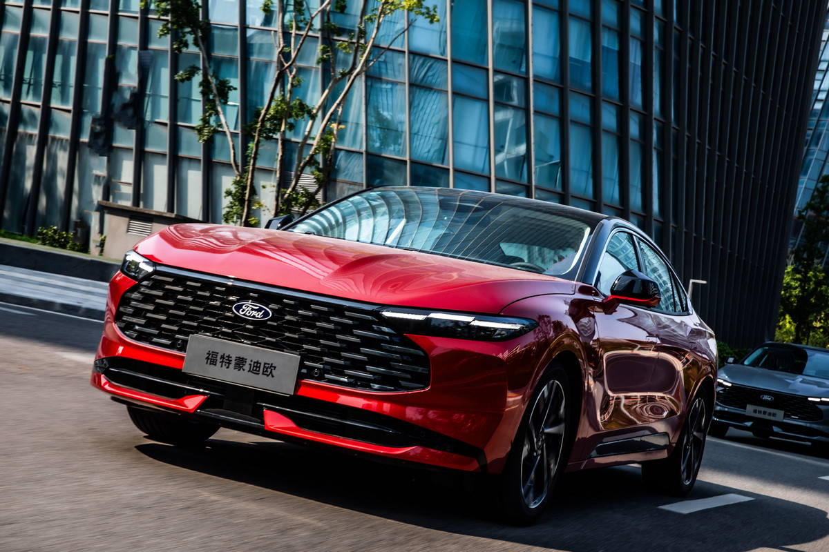 Обновленный Ford Mondeo 2025