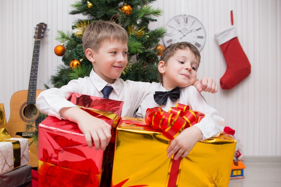    Подарки к Новому году получат все дети до 14 лет, которые относятся к льготным категориям граждан. Валерий ЗВОНАРЕВ