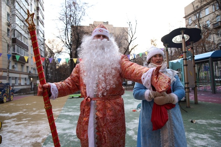 Россиян предупредили, что под маской Деда Мороза могут скрываться мошенники