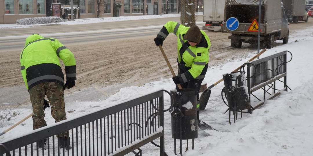 В Челябинске продолжается активная уборка улиц после обильных снегопадов