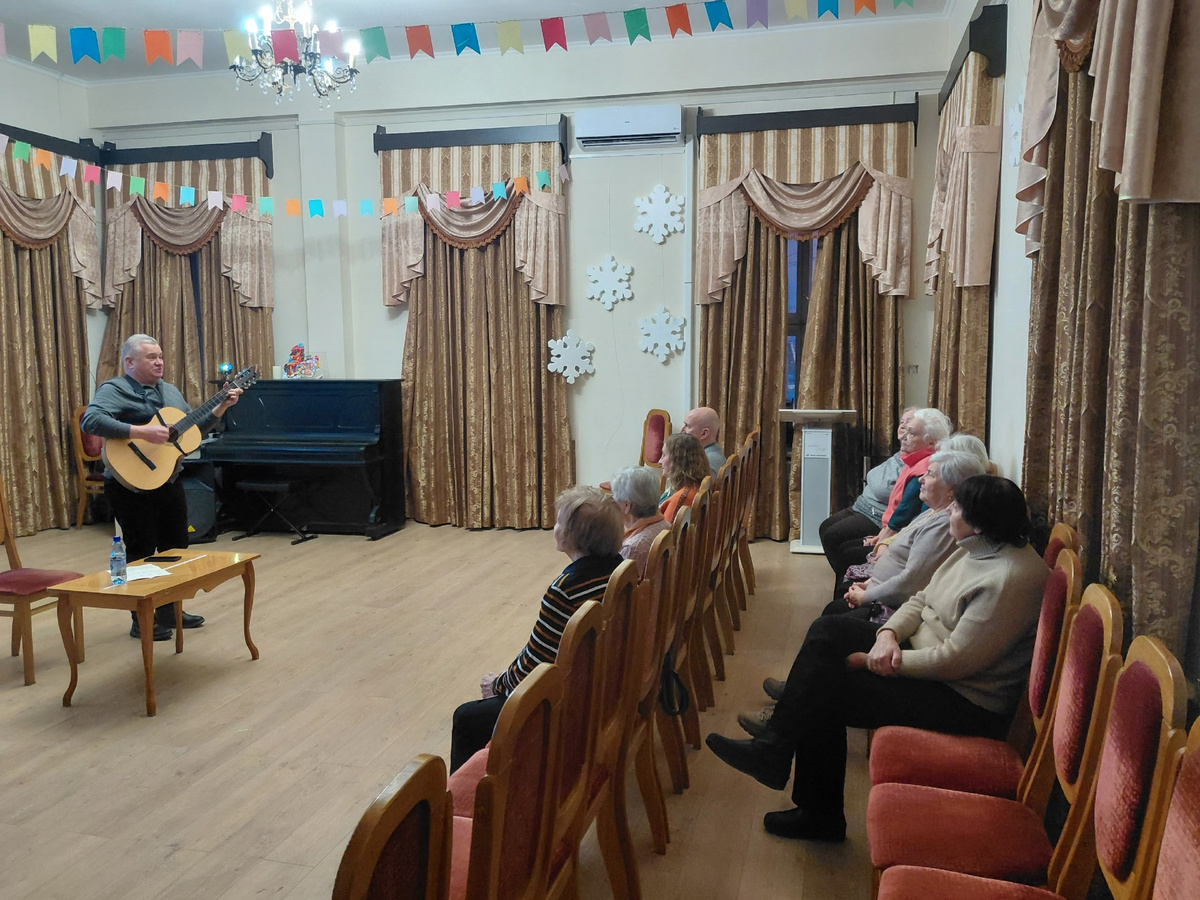 Это был по-настоящему душевный и тёплый творческий вечер одного актёра!