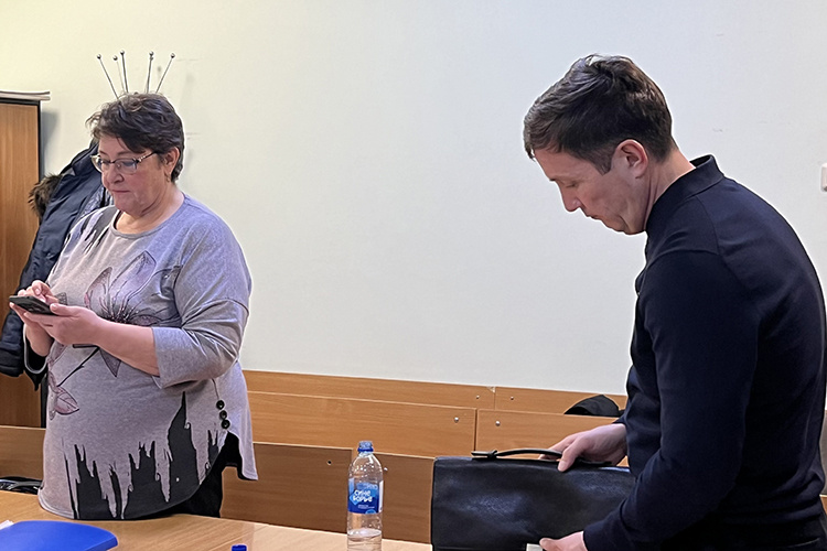    Защитник заявила, что в период от объявления аукциона и до момента рассмотрения заявок, повлиять на подачу заявок невозможно и это подтверждается показаниями свидетелей и членов аукционной комиссии.   
Фото: Альбина Фархутдинова