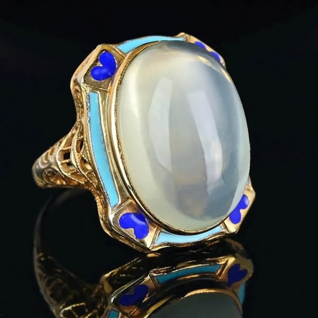 Украшения с лунным камнем.