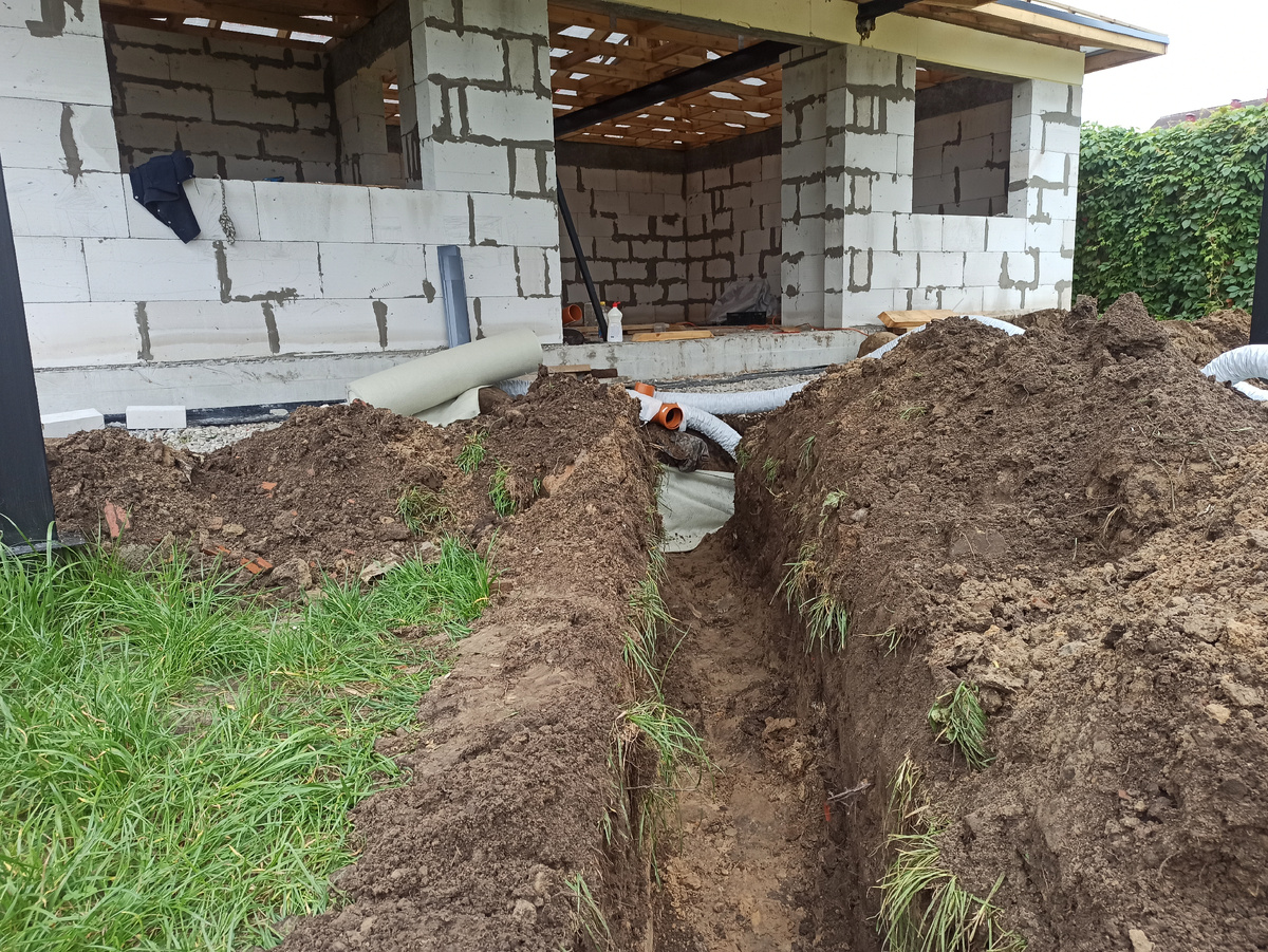 Траншея дренажная