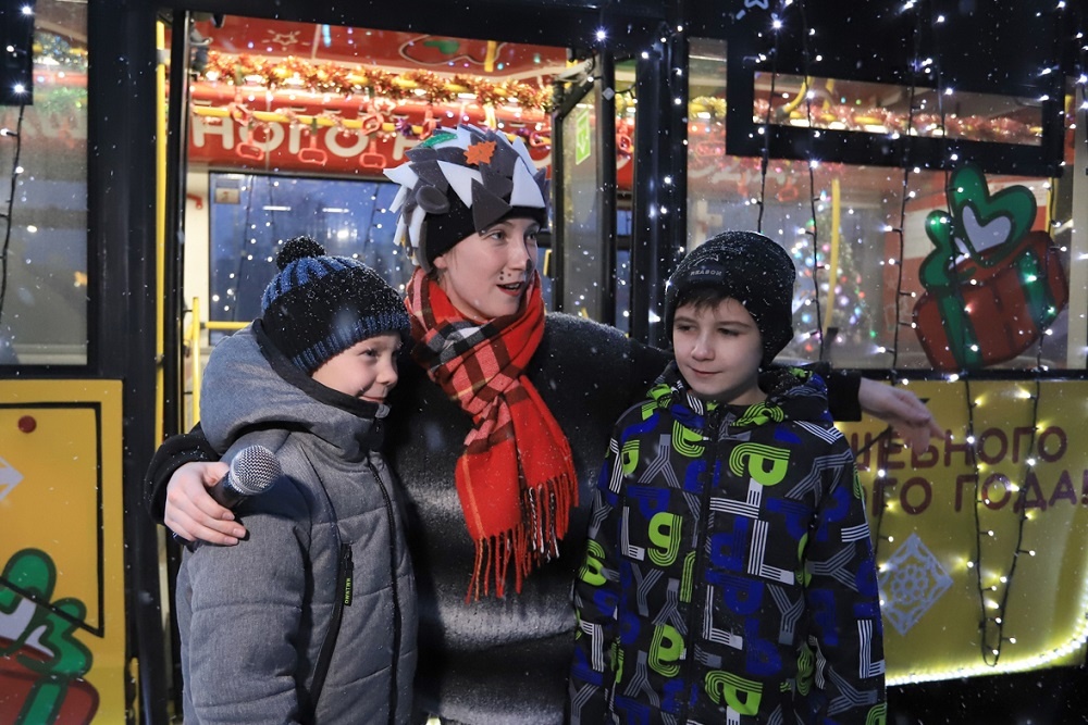    На маршруте мальчишек и девчонок ждет праздничная программа. / Ирина Штольба