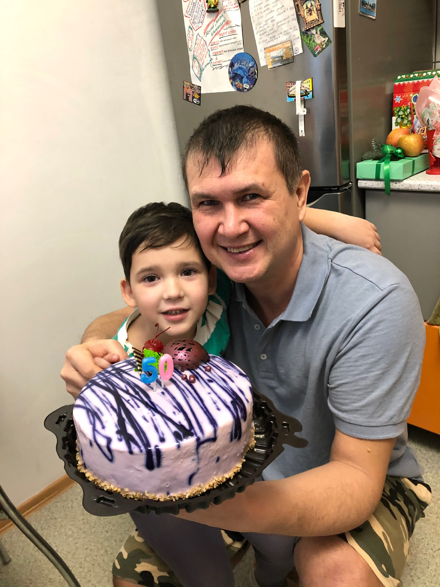 50 лет на фото с племянником.