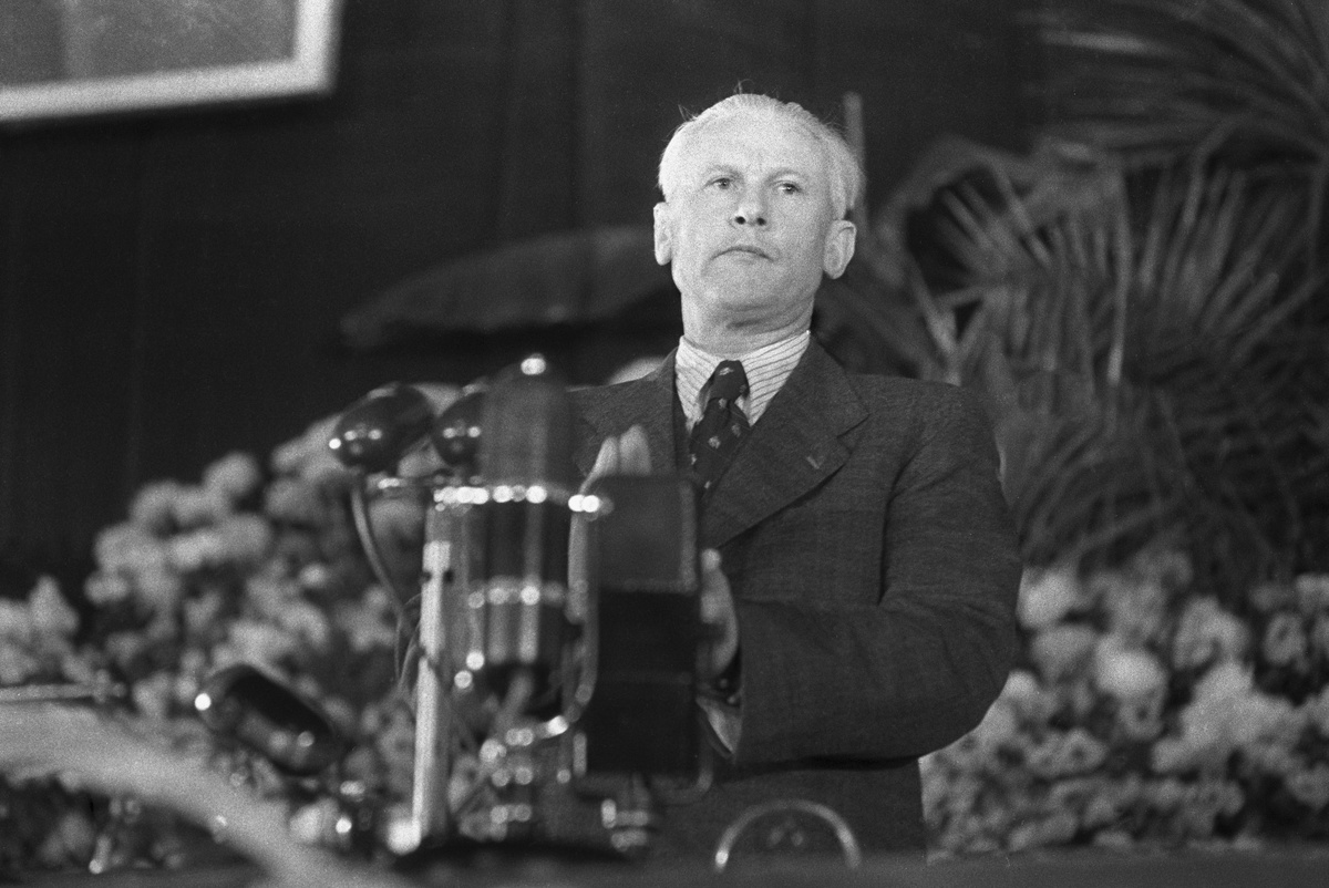    Русский советский писатель и общественный деятель Александр Александрович Фадеев. / Анатолий Гаранин/РИА Новости