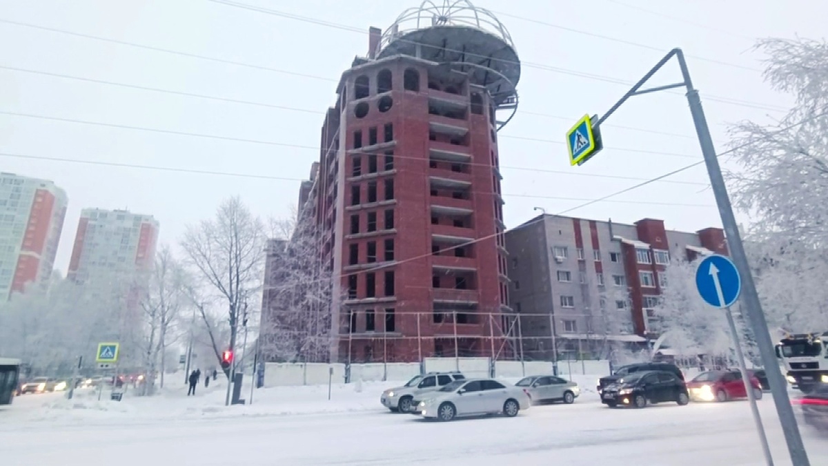    В Сургуте планируют завершить долгострой на Мелик-Карамова