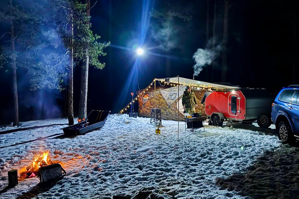 Организация лагеря для встречи нового года в лесу. Фото от пользователя продукции Берег