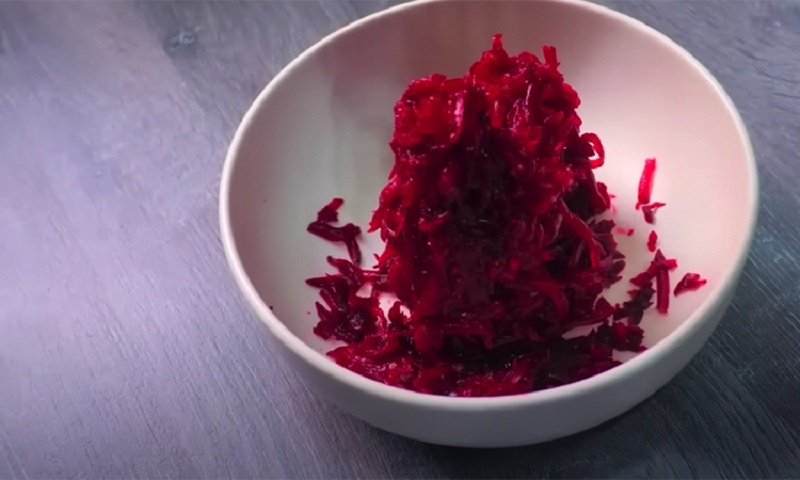 Новая “Шуба” к новогоднему столу: удивительный салат-пирог со скумбрией, который станет центром вашего застолья