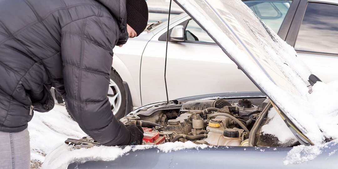При какой температуре замерзает аккумулятор и как его отогреть