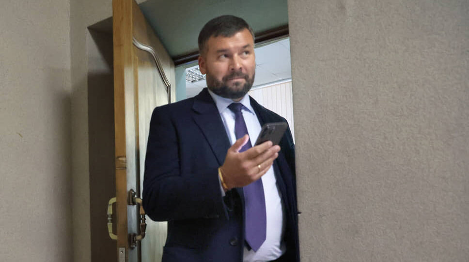 Суд в Кургане арестовал имущество екатеринбургского депутата Виталия Чачина