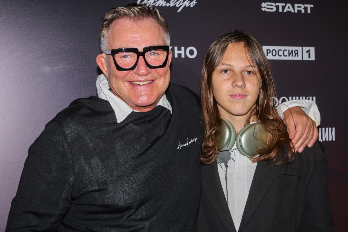 Дибров с сыном Сашей. Фото: Global Look Press