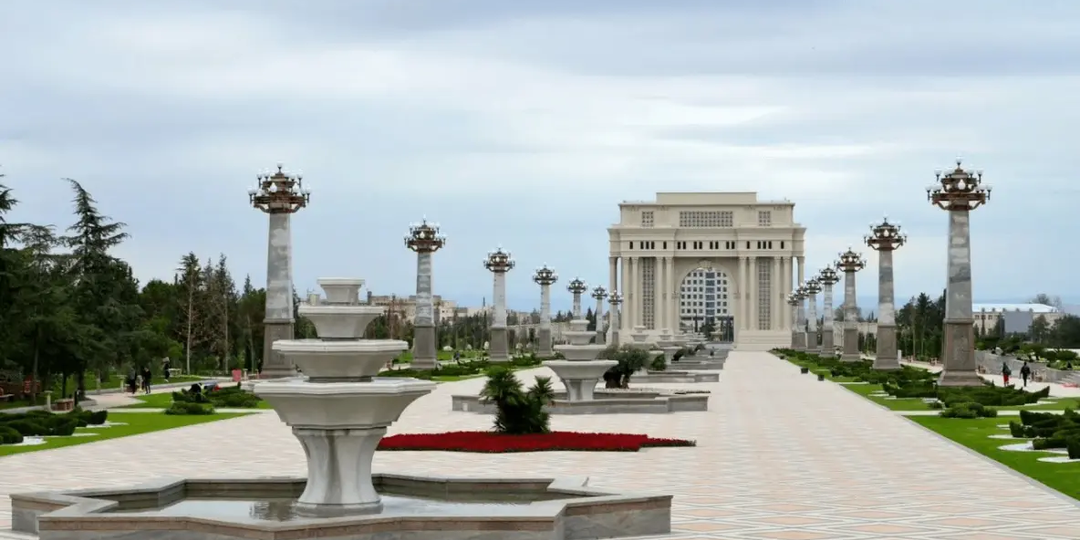 Обменники валюты в Гяндже: личный опыт, комиссии и полезный лайфхак для поездок по Азербайджану