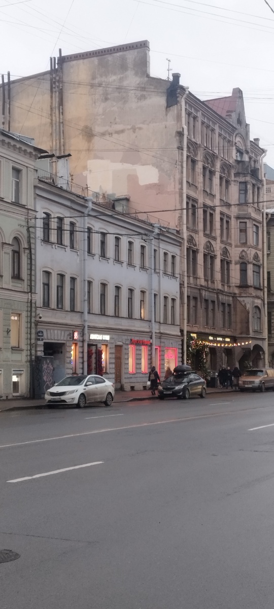 Безснежный декабрь. Сейчас немного выпало снега. 