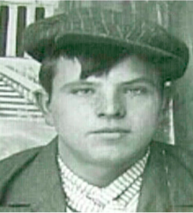 Николай Дмитриевич Пилишин перед уходом на фронт.