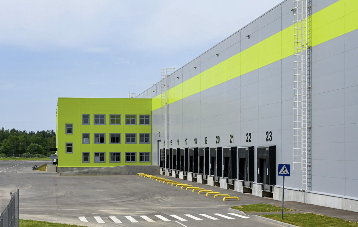 Фотографии склада, входящего в состав фонда