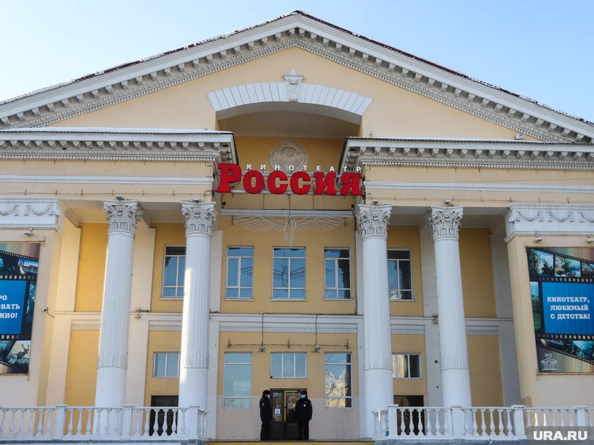     В Кургане показали картины кинопремии «Бриллиантовая бабочка»