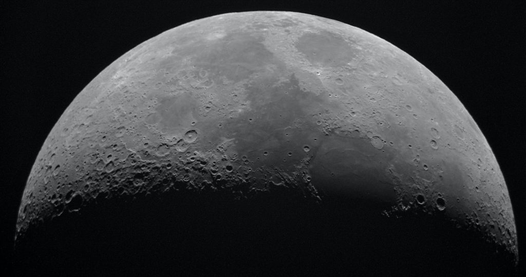 Трамп объявил Луну приоритетом космической программы США