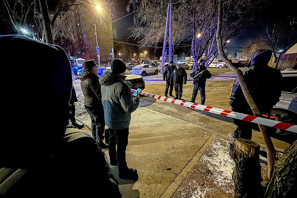  Обстановка на месте гибели сотрудников ДПС в Москве. Фото: илья Лазарев / ТАСС