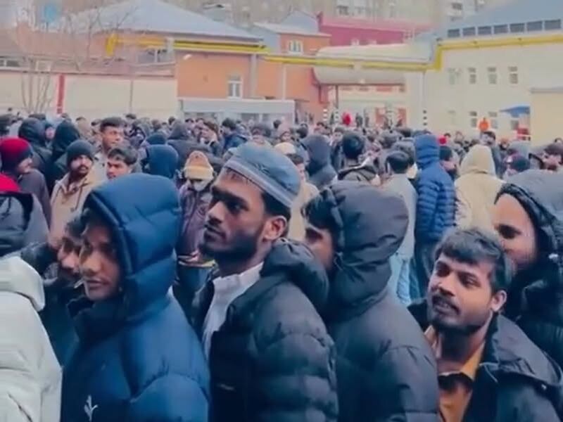 В Москву приехали первые 10 тысяч индийских рабочих для оформления документов