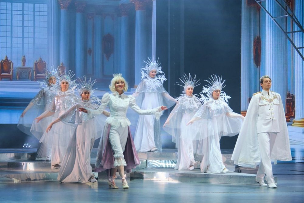    В оформлении спектакля "Снежная королева" использованы мультимедийные технологии, песни героев записаны в современной аранжировке. / Екатерина Юрьева