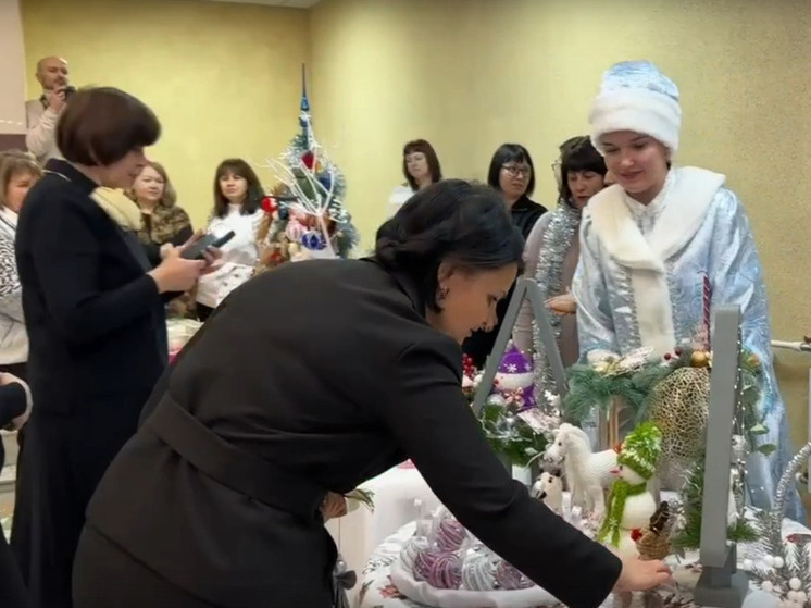     В Ровеньках прошла новогодняя «Ярмарка-подарков», фото: скриншот видео со страницы vk.com/id95528918