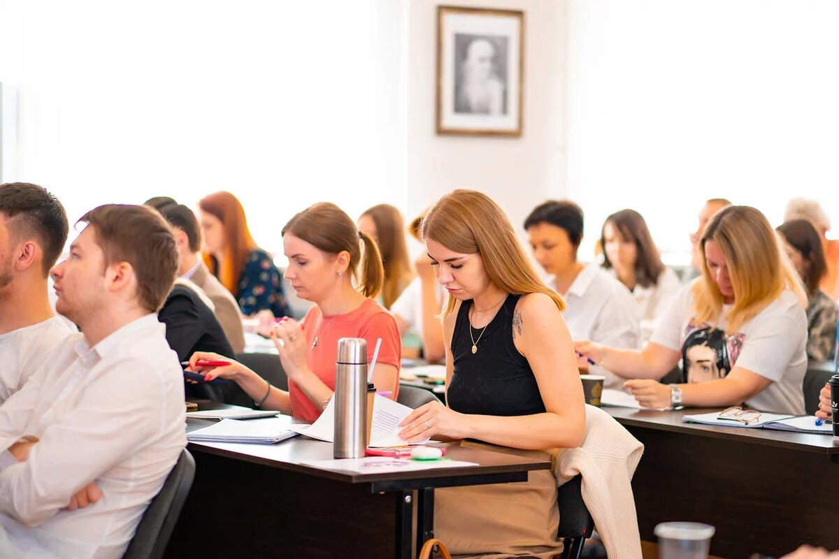 Студенты Школы Эмоционального Интеллекта на очных занятиях