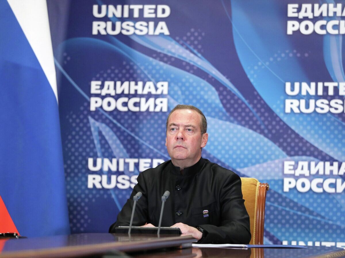    Зампред Совбеза РФ Дмитрий Медведев проводит рабочее совещание движения сторонников борьбы с неоколониализмом | © РИА Новости / Екатерина Штукина