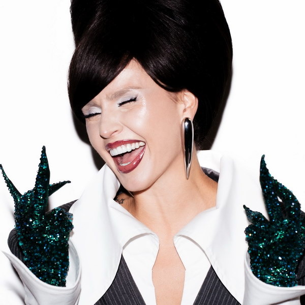     Музыкальный фантастический фильм «Хозяйка Нейросети» покажет Первый канал