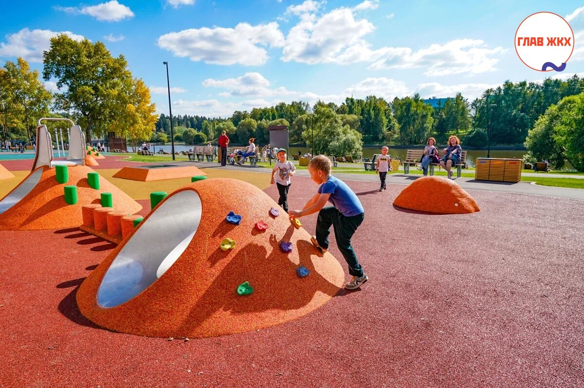 Благоустройство московских парков, скверов и общественных пространств в 2025 году
