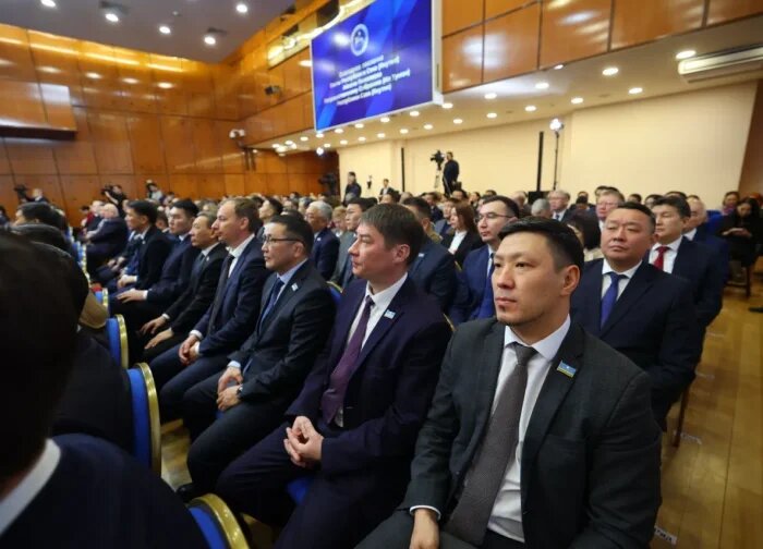 Каждый надеется, что сократят кого-то другого / Фото: пресс-служба правительства Республики Саха (Якутия)