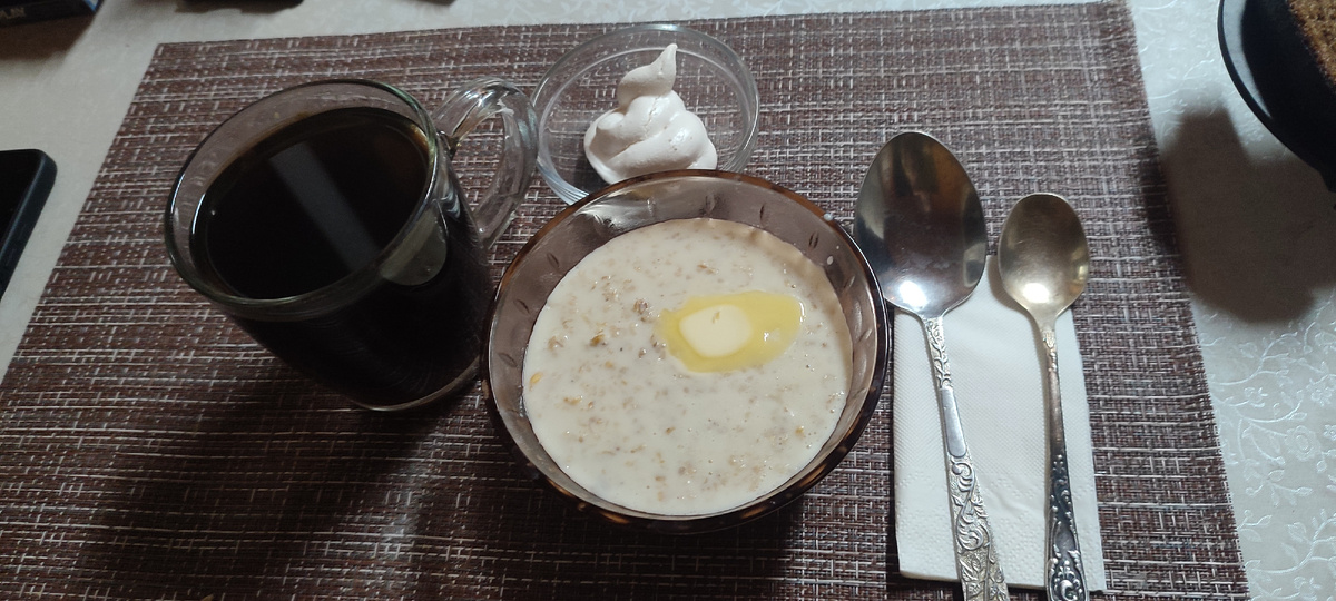 На десерт было безе которое делала вчера. 