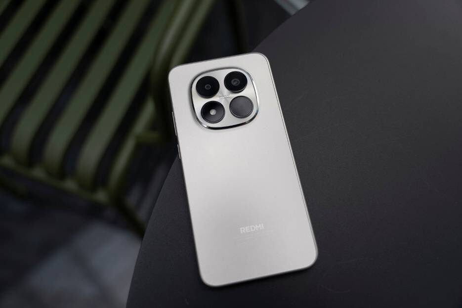 Дизайн смартфона Redmi Note 15 Pro 5G