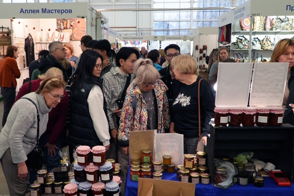    Свои работы на ярмарке представили более 1500 мастеров о всей России. Фото: минэкономразвития Самарской области