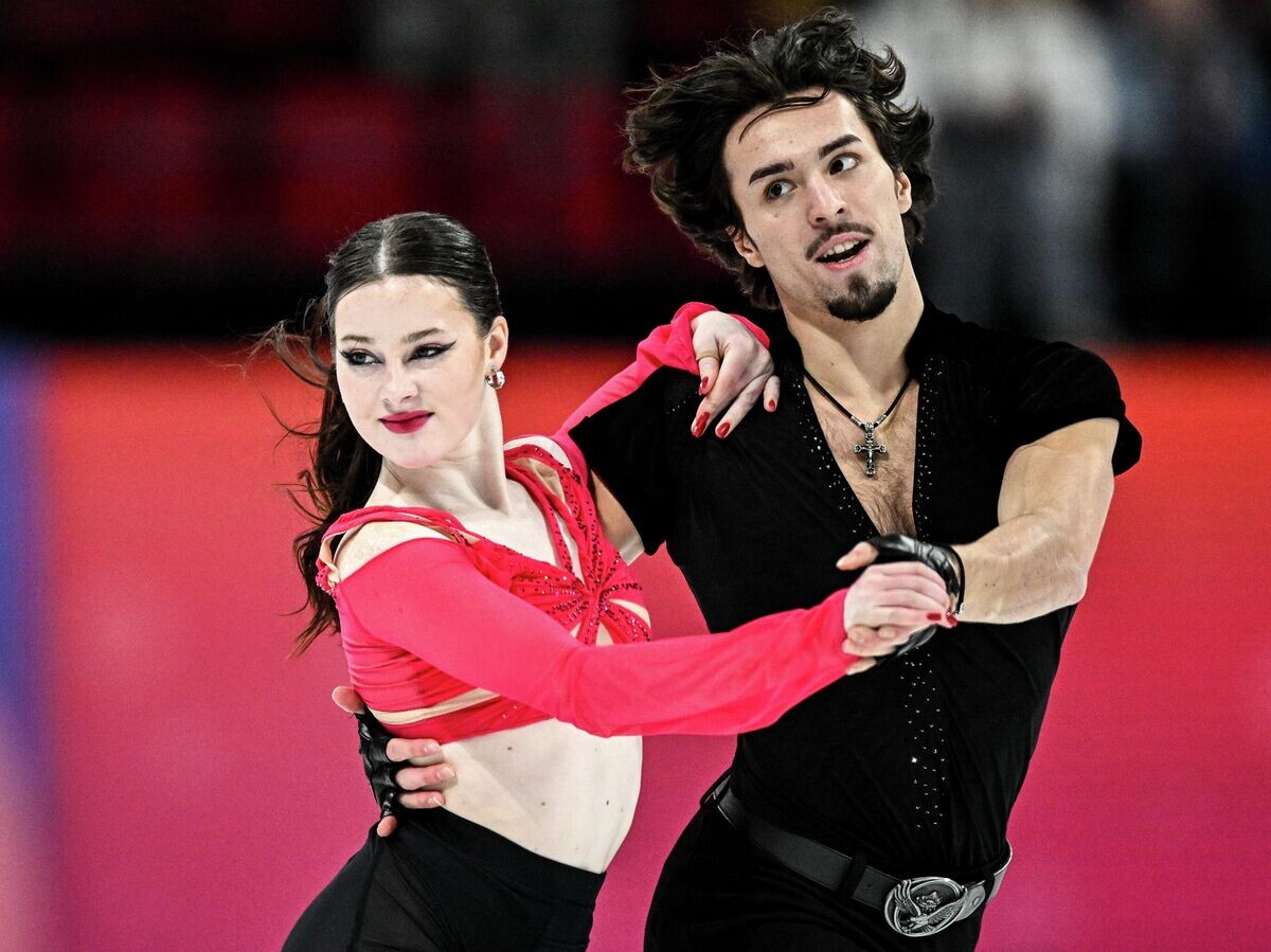    Анна Коломенская и Артем Фролов | © РИА Новости / Сергей Бобылев