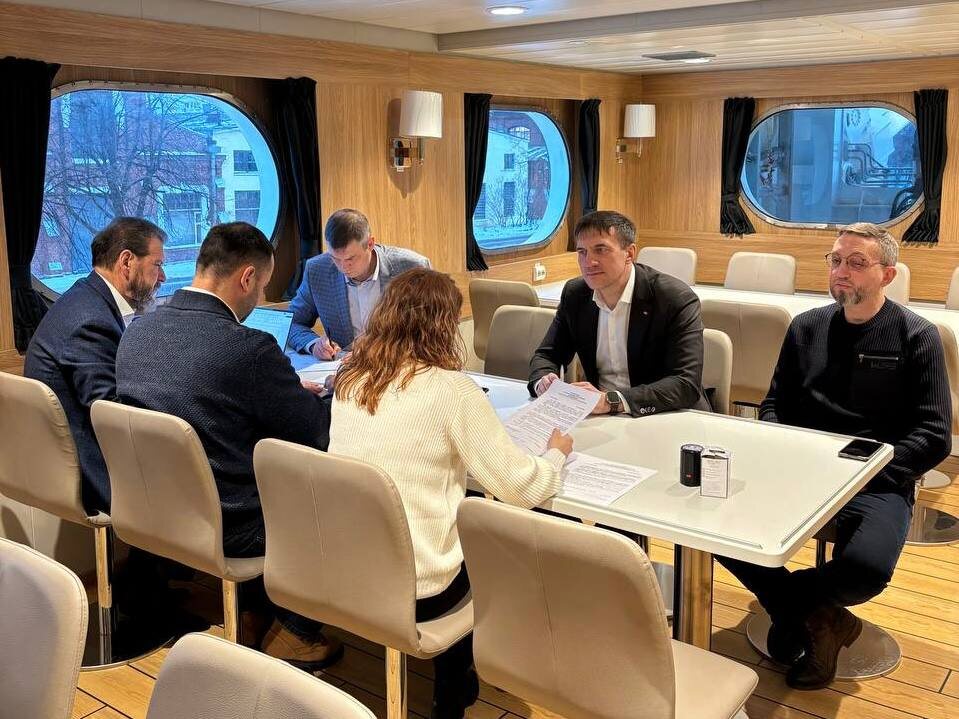 Подписание акта приема-передачи нового судна