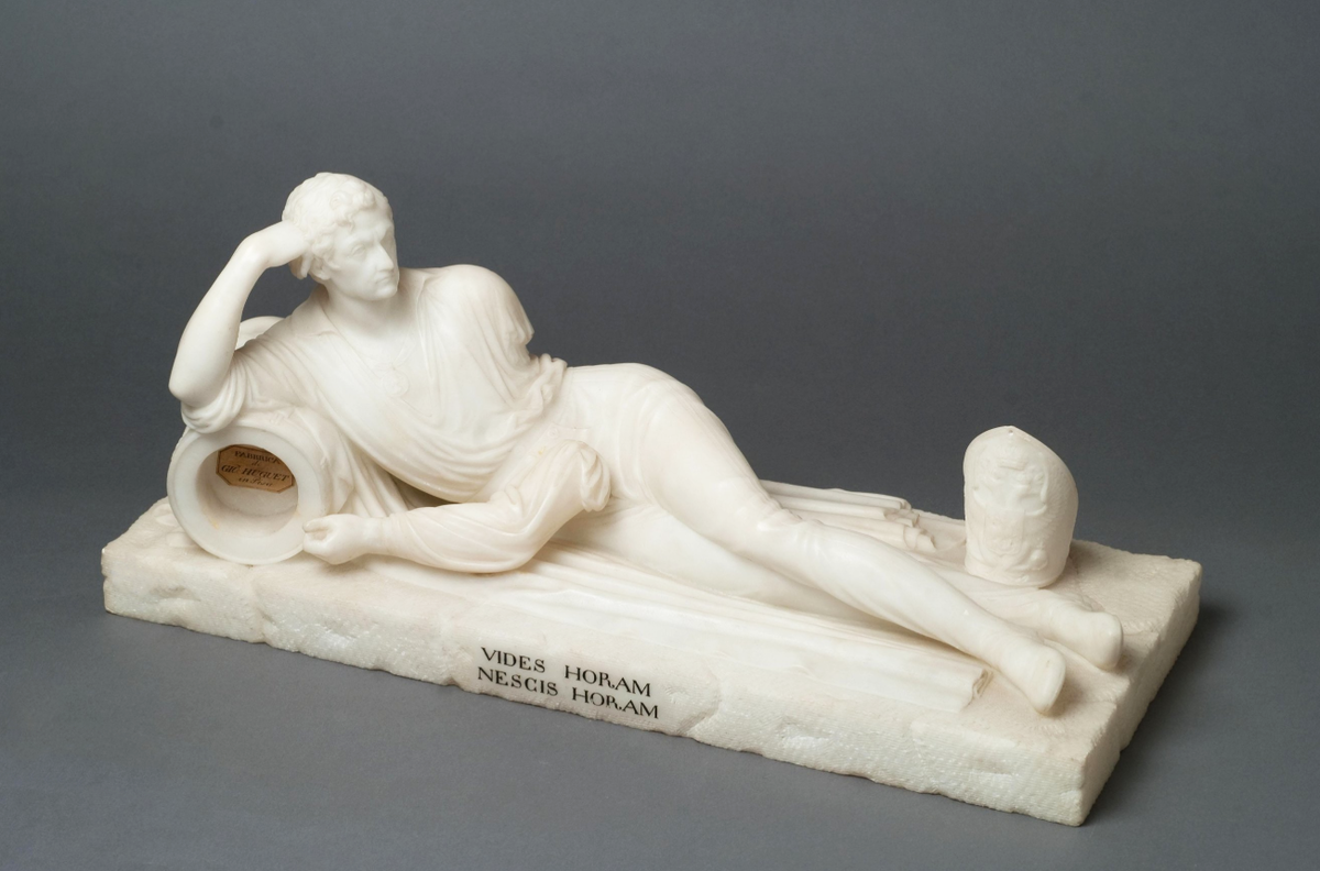 Статуэтка А. И. Остерман-Толстого, героя сражения при Кульме. Гальберг С. И. Италия, Пиза. 1820-е гг. Мрамор белый, резьба