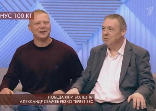 с сыном Павлом https://www.eg.ru/showbusiness/3972382-aleksandr-semchev-stal-horoshim-otcom-lish-dlya-mladshego-naslednika/