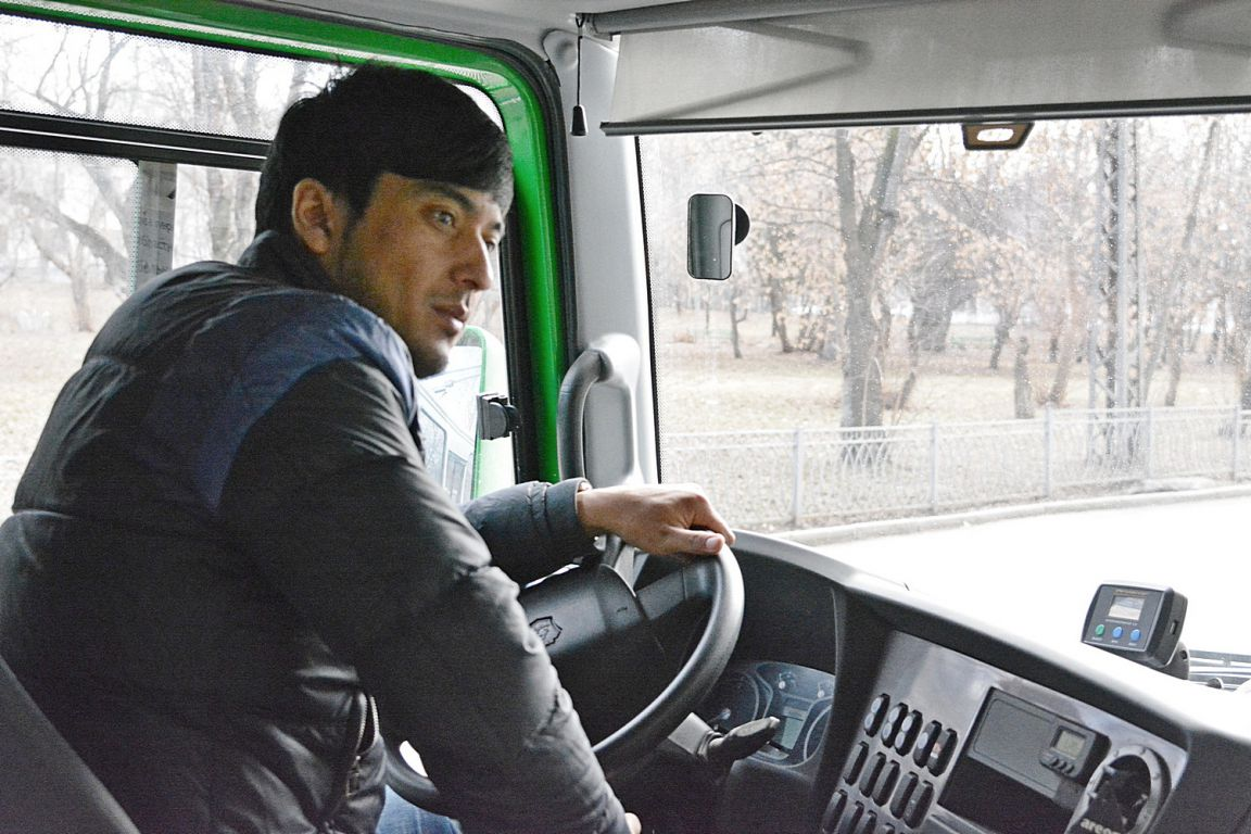 Водители-мигранты ушли - трамваи в Новосибирске встали