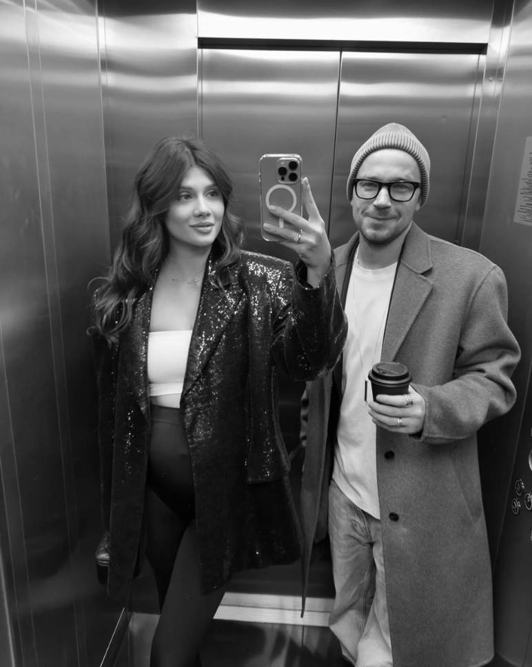    Вика и Саша Петровы. Фото: Инстаграм (запрещён в РФ) @viktoriyaantonova_